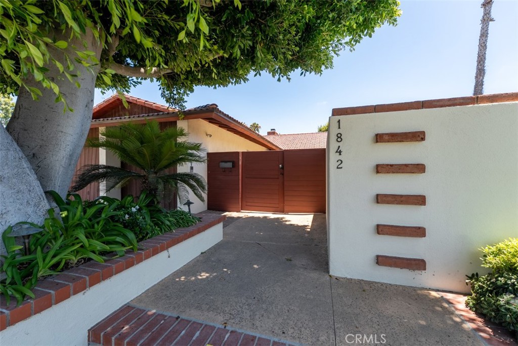 1842 Santiago, Newport Beach CA 92660 - Photo 7