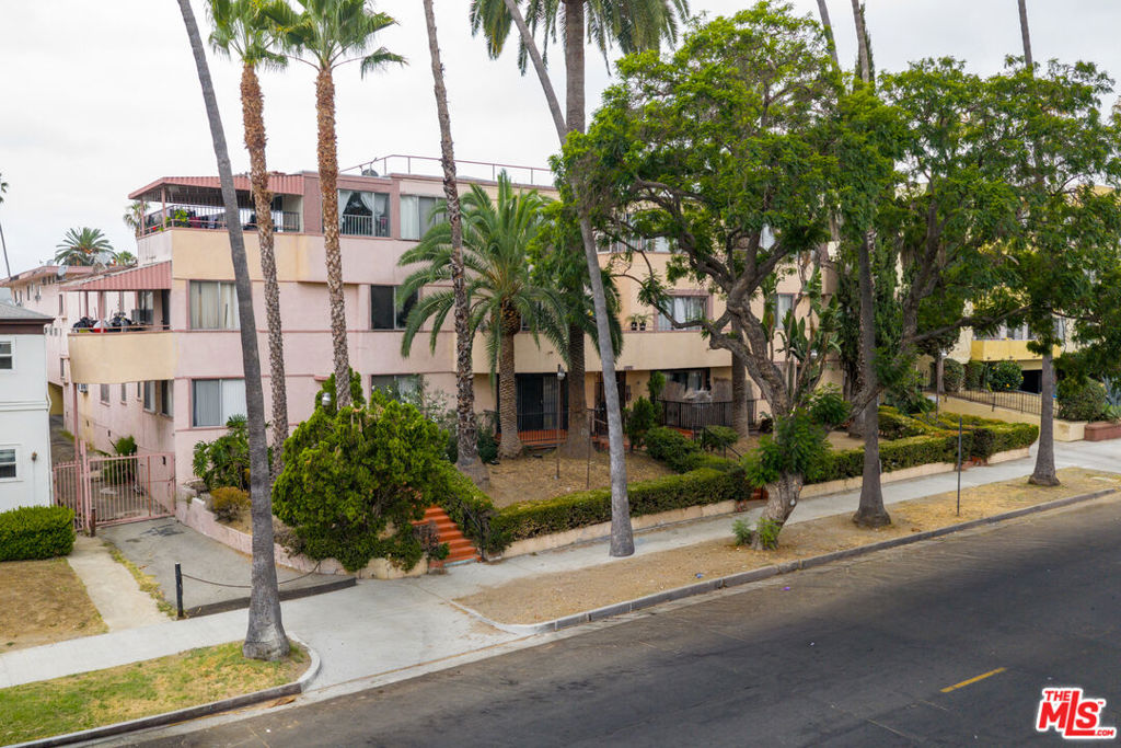 1125 S Westmoreland Avenue