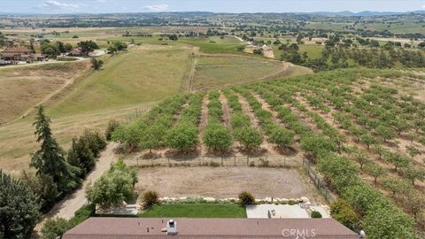 Tiny photo for 5565 High Ridge Rd, Paso Robles, CA 93446 (MLS # NS26076783)
