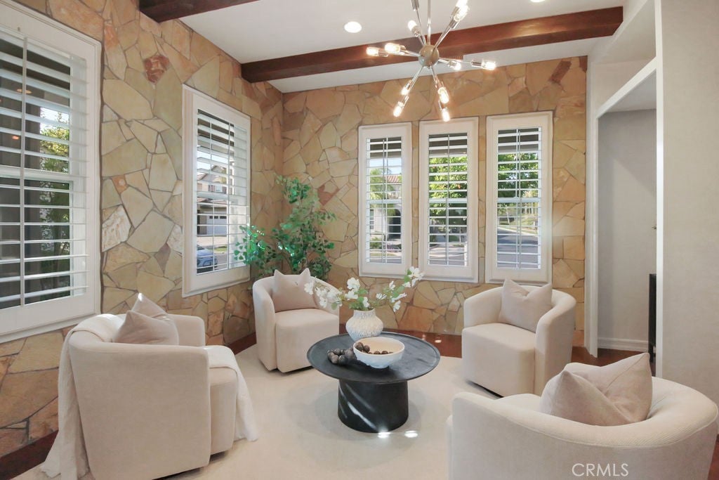 646 Oak Tree Street