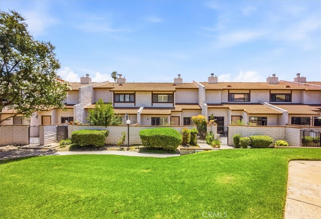 910 N Redding