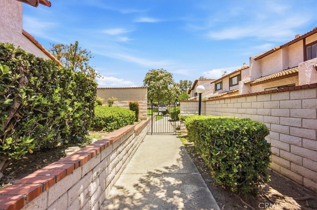 910 N Redding