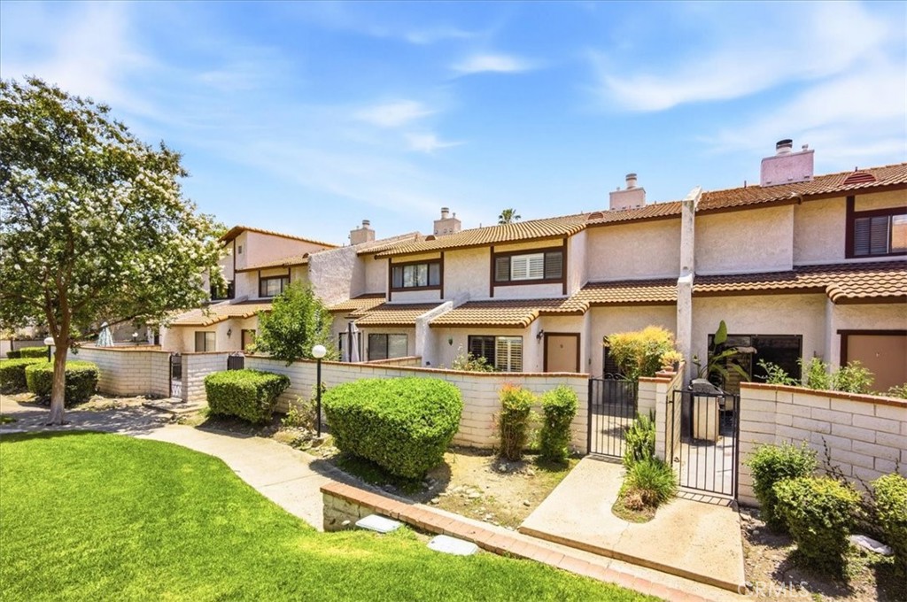 910 N Redding