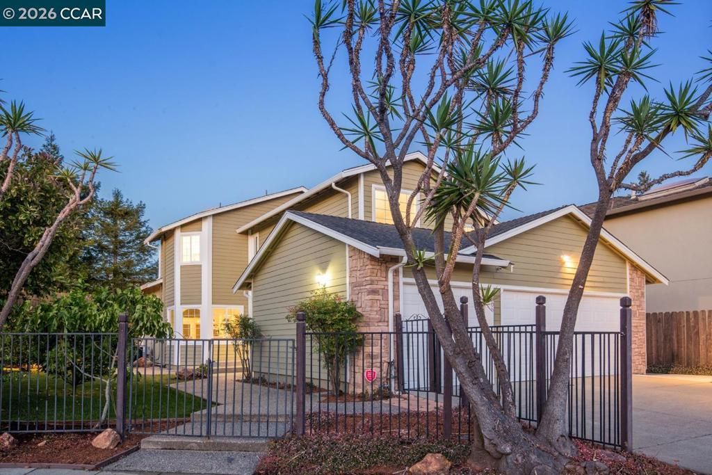 Photo of 5006 Crystal Ridge Ct Ct, Oakland, CA 94605 (MLS # 41131299)