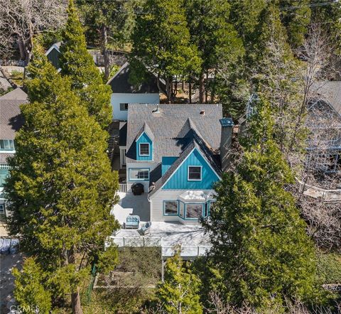 Photo of 244 John Muir Rd, Lake Arrowhead, CA 92352 (MLS # IG26068242)