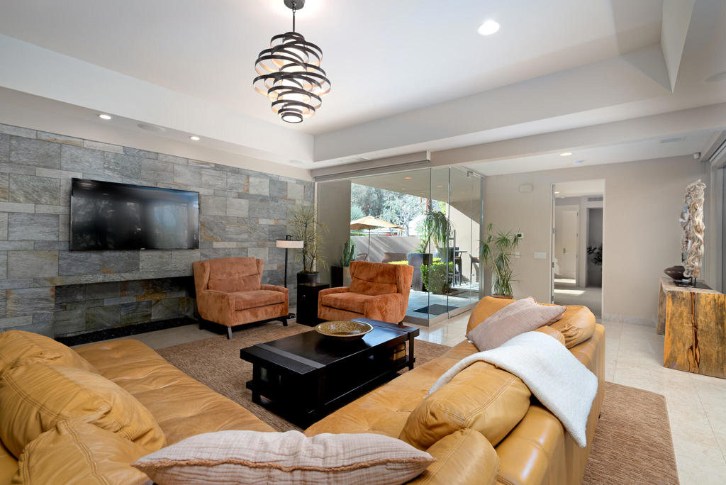 Indian Wells C.C. - Residential Lease