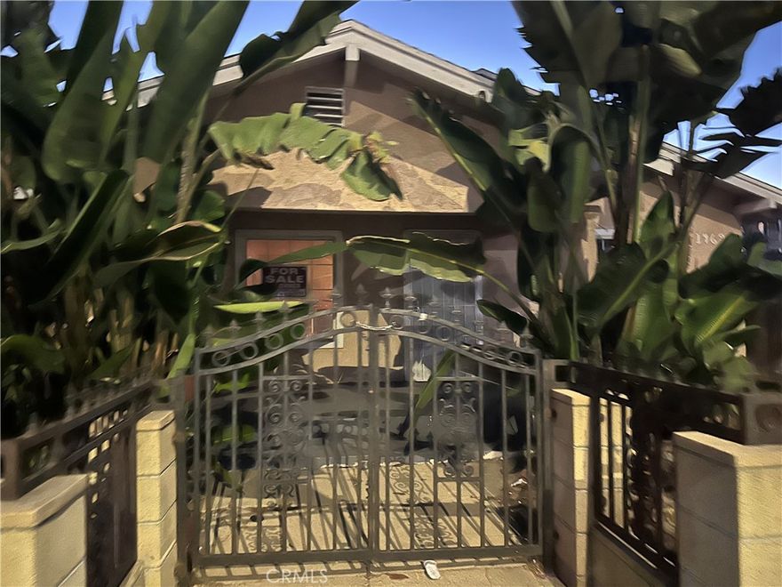 Charming Craftsman Home in a great Long Beach Location! Welcome to this beautifully updated 3 bedroom, 2bath Craftsman home, just minutes driving from the beach. Enjoy hardwood floors, a bright open living space, and a modern kitchen with plenty of storage. The lovely front yard creates a warm welcome, while the gated rear backyard and parking area offers secure parking for up to three cars.

Perfectly located near beaches, dining, and entertainment, this home combines classic charm with modern comfort for the best of coastal living.