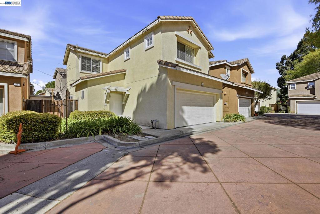 1085 1085 La Brea Ter