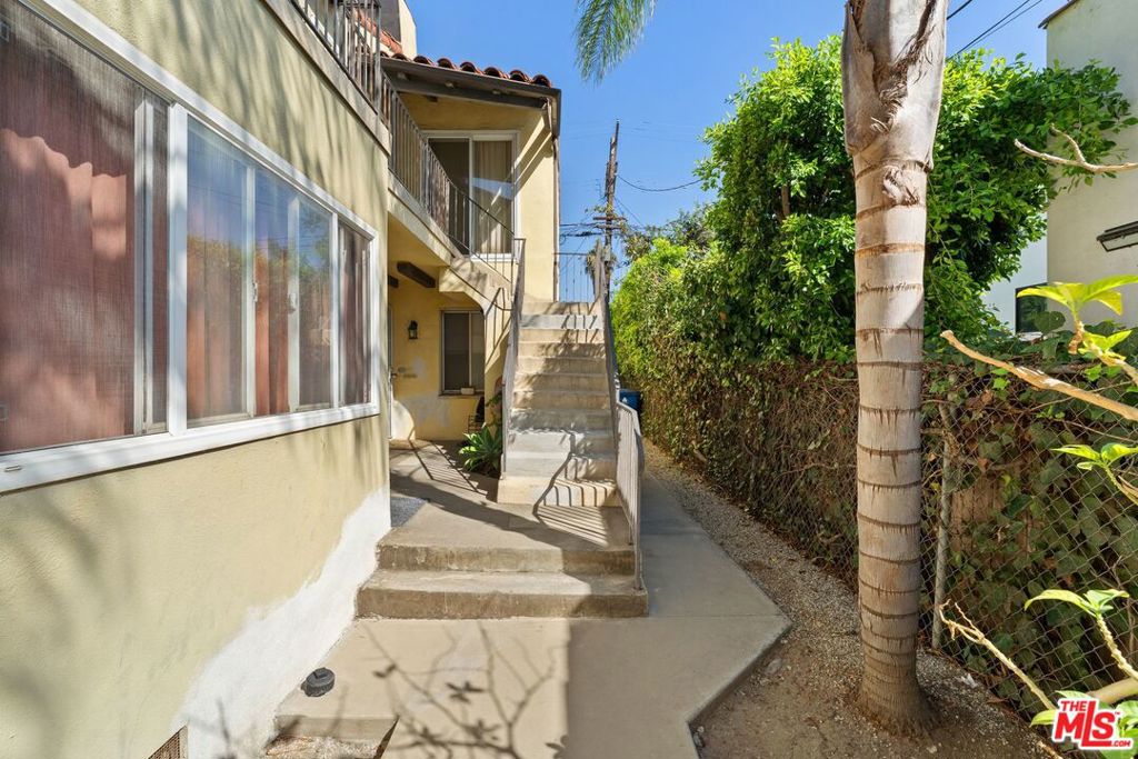 1642 S Orange Drive