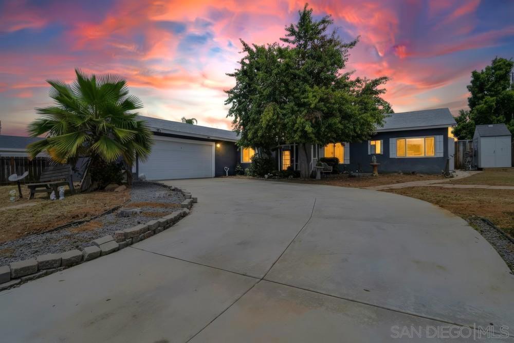 121 S Stephanie Lane LN