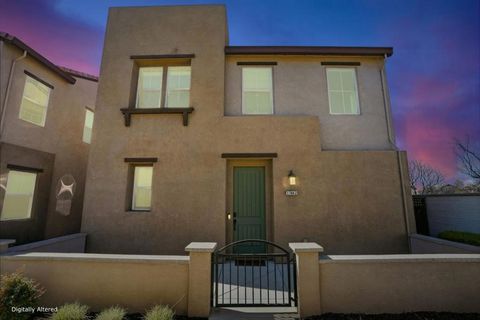 Photo of 17642 Mystic Drive, Lathrop, CA 95330 (MLS # ML82036087)