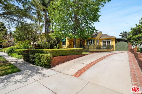Photo of 245 25TH Street, Santa Monica, CA 90402 (MLS # 26855101)