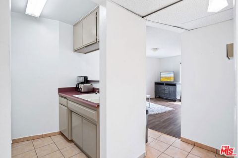 Photo of 3600 Bagley Ave #206, Los Angeles, CA 90034 (MLS # 25630075)
