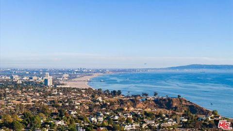 Photo of 906 Glenhaven Drive, Pacific Palisades, CA 90272 (MLS # 25621655)