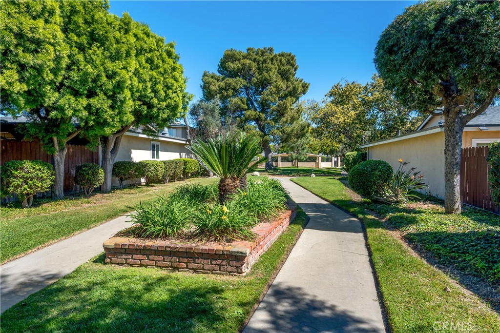 630 S Knott 6