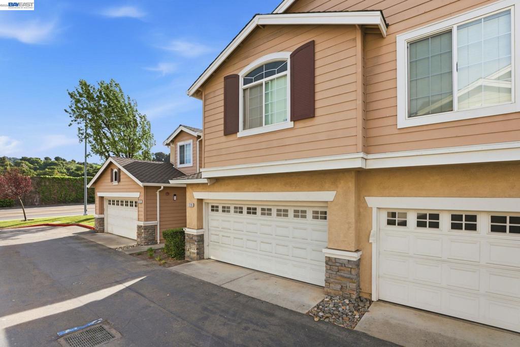 7318 Bower Ln