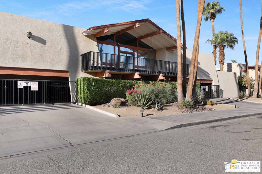 1407 N Sunrise Way 22