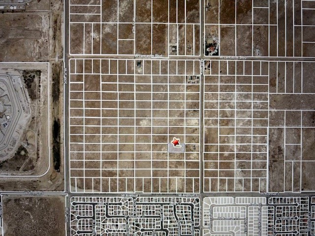 This is a flat parcel ready for you to build your own custom home. Great price to now start your processing your dream home.