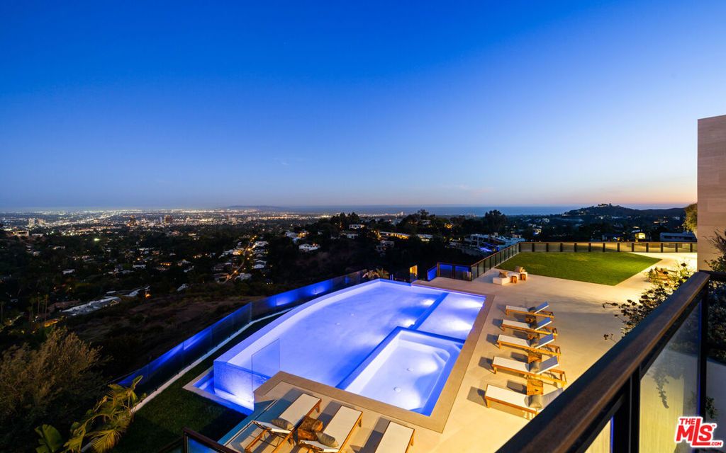 Photo of 1204 Chickory Lane, Los Angeles, CA 90049 (MLS # 26637935)