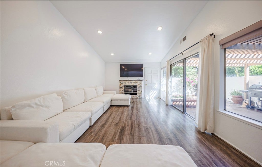 10415 Larwin