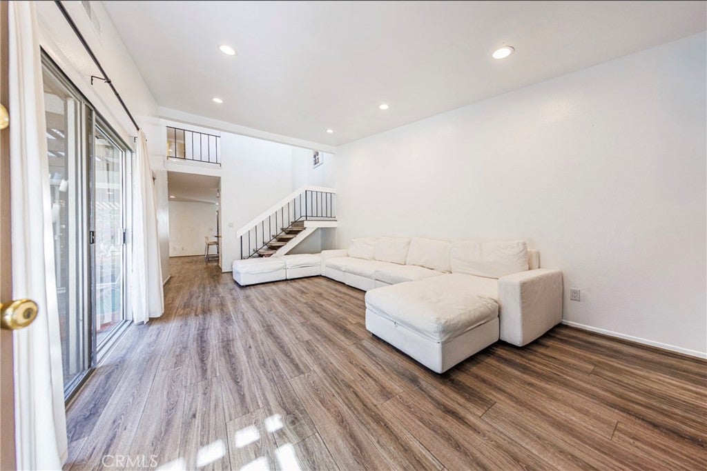 10415 Larwin