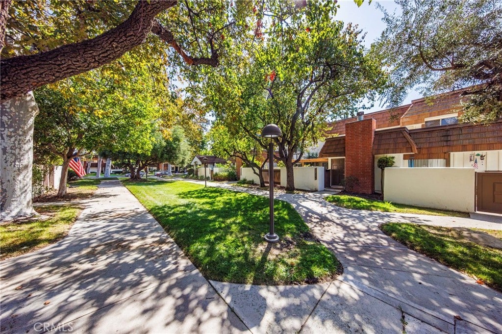 10415 Larwin