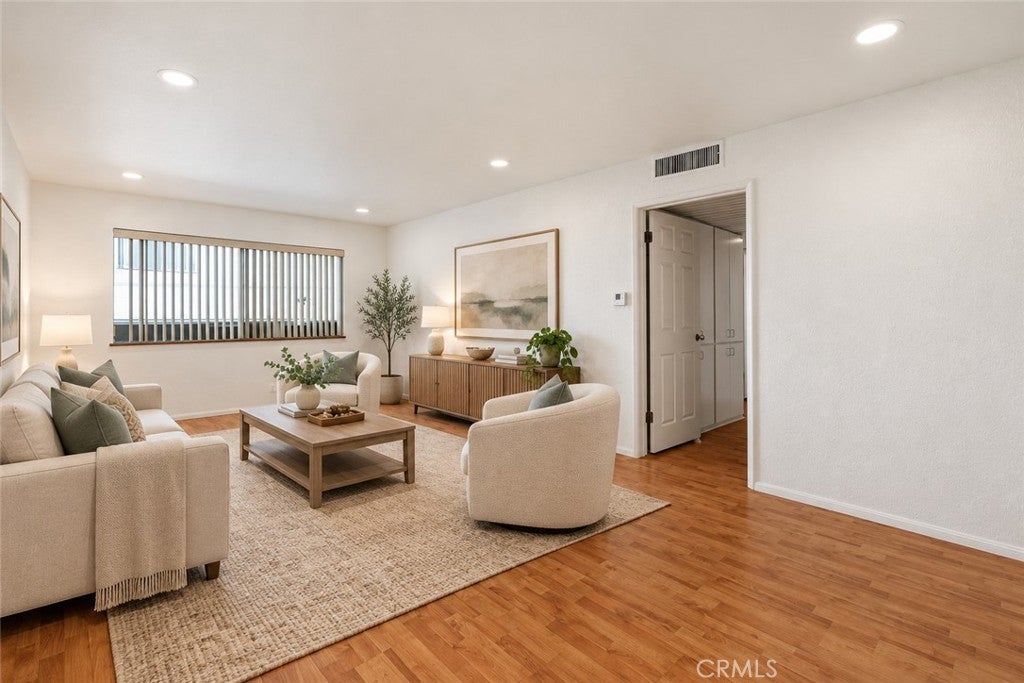 377 W California 12