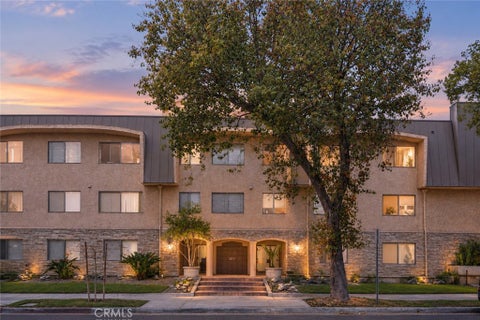Photo of 377 W California AVE #12, Glendale, CA 91203 (MLS # GD26228064)
