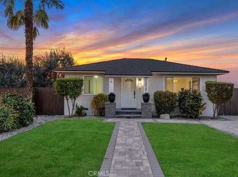 22529 Clarendon Woodland Hills CA 91367