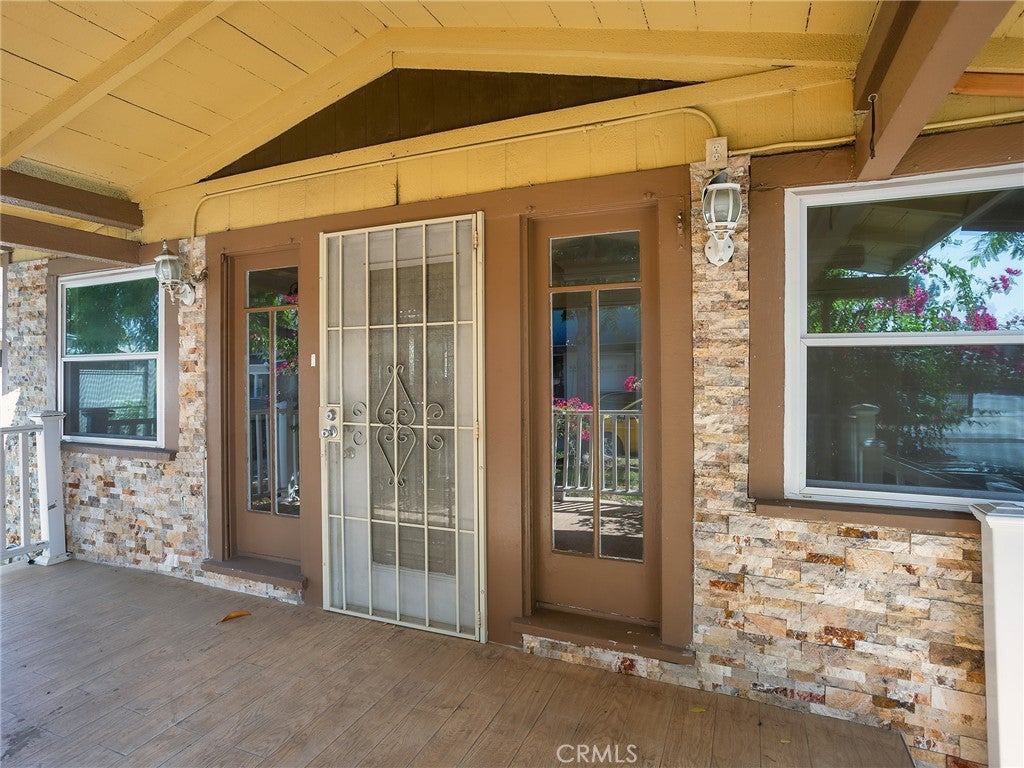 319 W Windsor Road