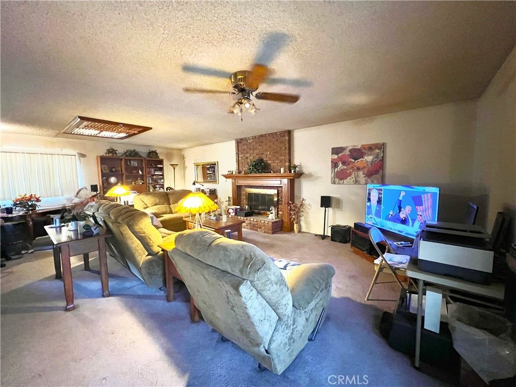 listing image 130725878972568347420