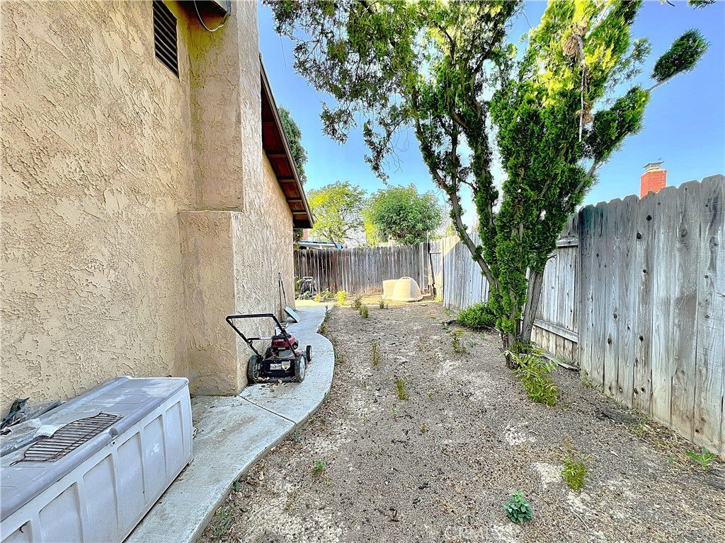 listing image 130729704839320407215