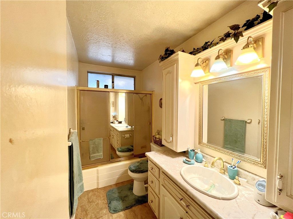 listing image 130721779141174146704