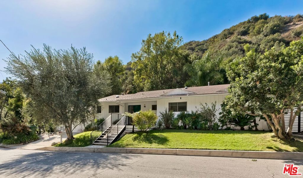 3965 Mandeville Canyon Road
