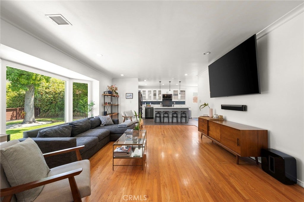 11736 Beverly Drive