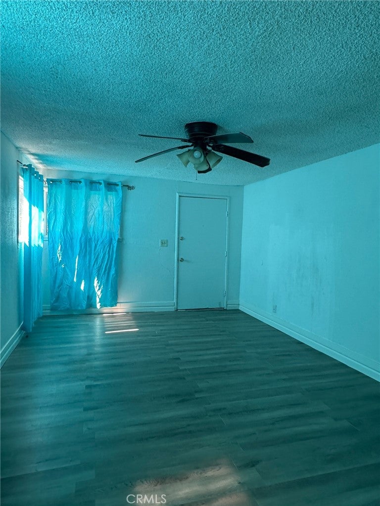 211 S Riverside