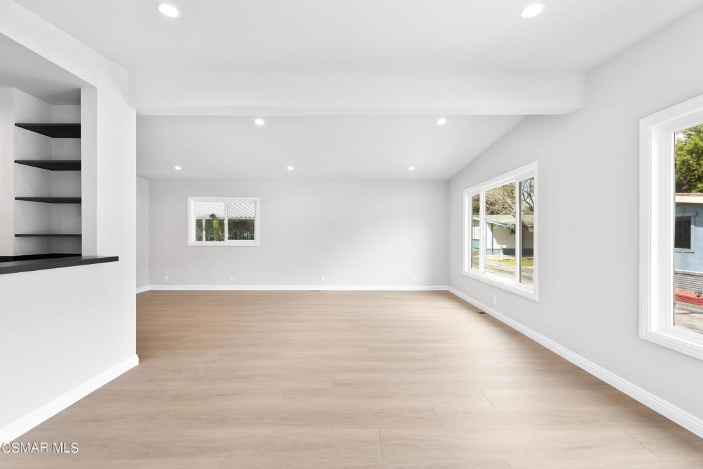 Oak Forest Ests-700A - 1001752 - Residential Lease