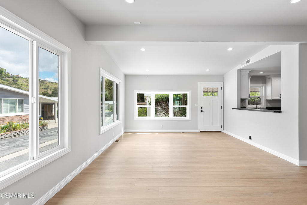 Oak Forest Ests-700A - 1001752 - Residential Lease