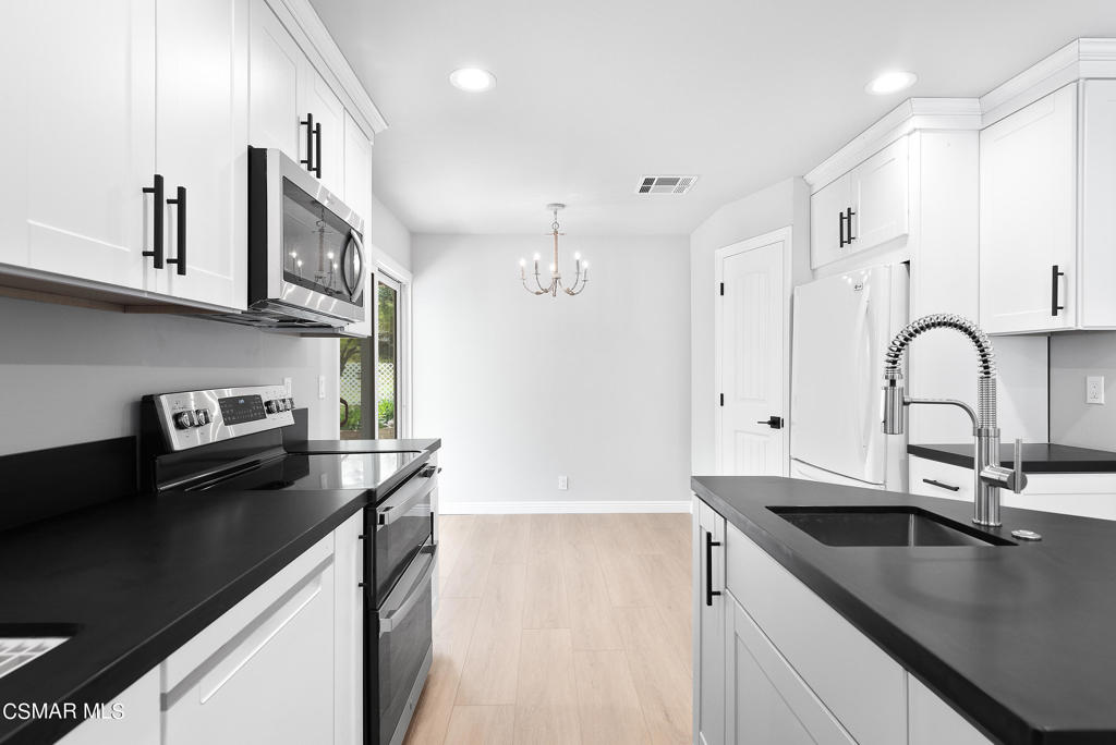 Oak Forest Ests-700A - 1001752 - Residential Lease