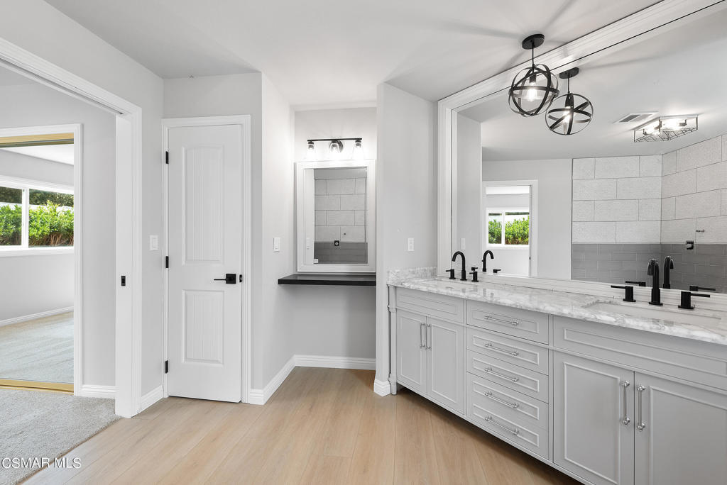 Oak Forest Ests-700A - 1001752 - Residential Lease