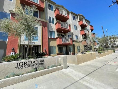 Photo of 7551 Jordan Ave #304, Canoga Park, CA 91303 (MLS # SR26074030)
