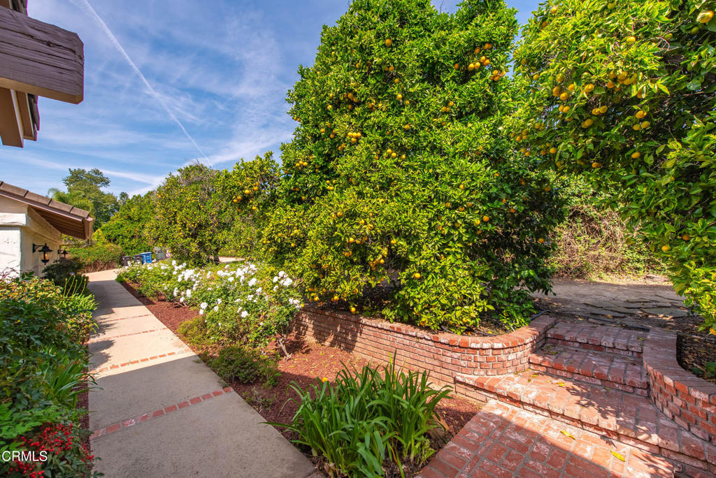 Properties 2 5275 N Creston Lane