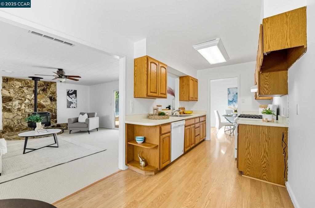 GREGORY GARDENS - Residential