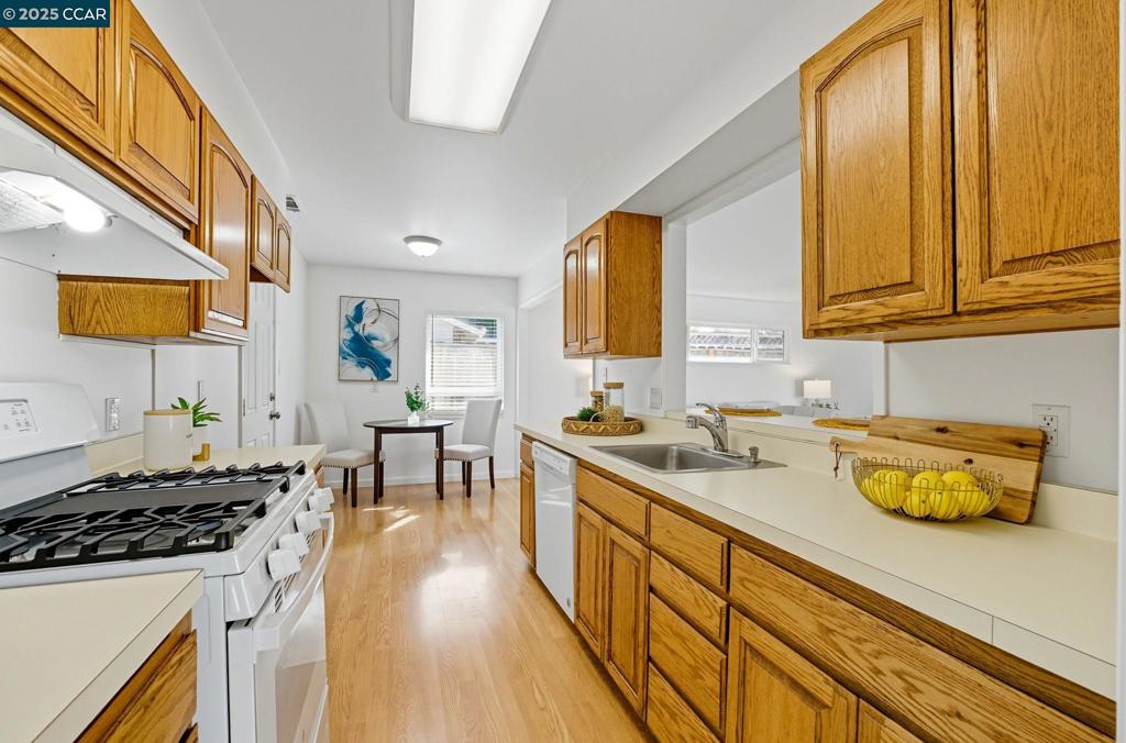 GREGORY GARDENS - Residential