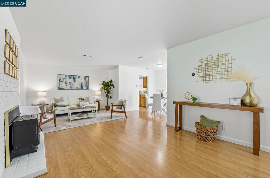 GREGORY GARDENS - Residential