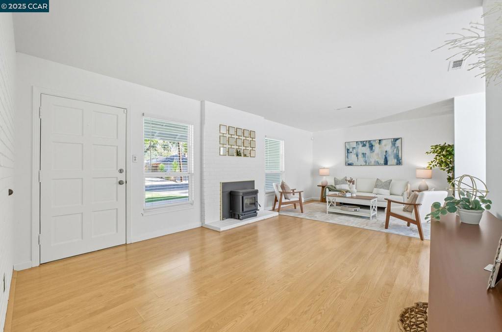 GREGORY GARDENS - Residential
