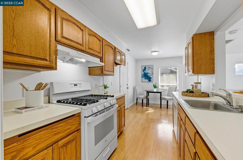 GREGORY GARDENS - Residential