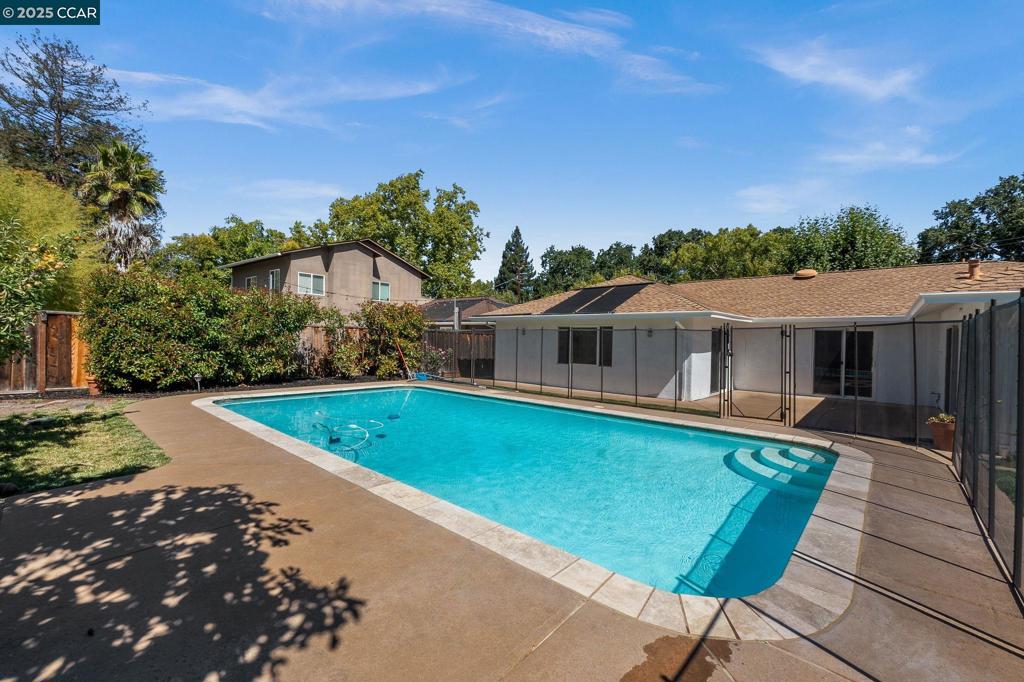 GREGORY GARDENS - Residential