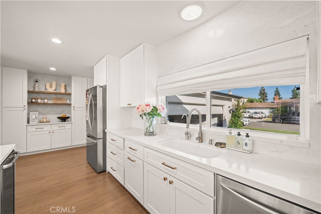 13321 Bubbling Well Road, Tustin CA 92780 - Photo 11