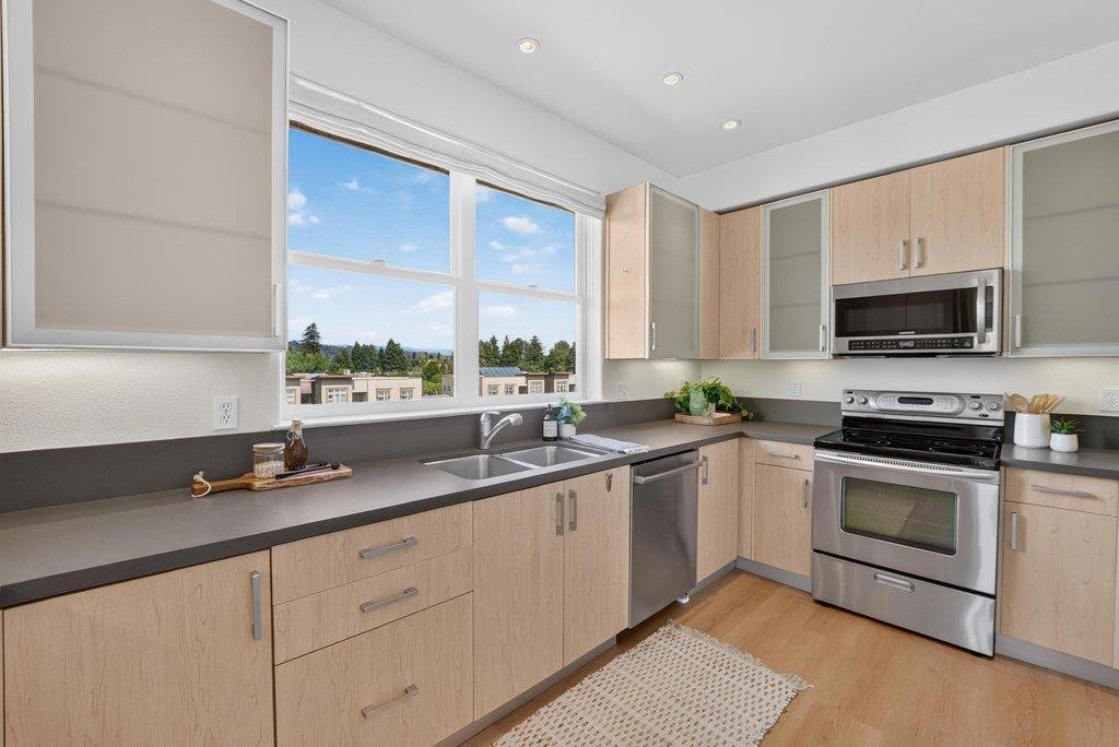2030 N Pacific Avenue 440